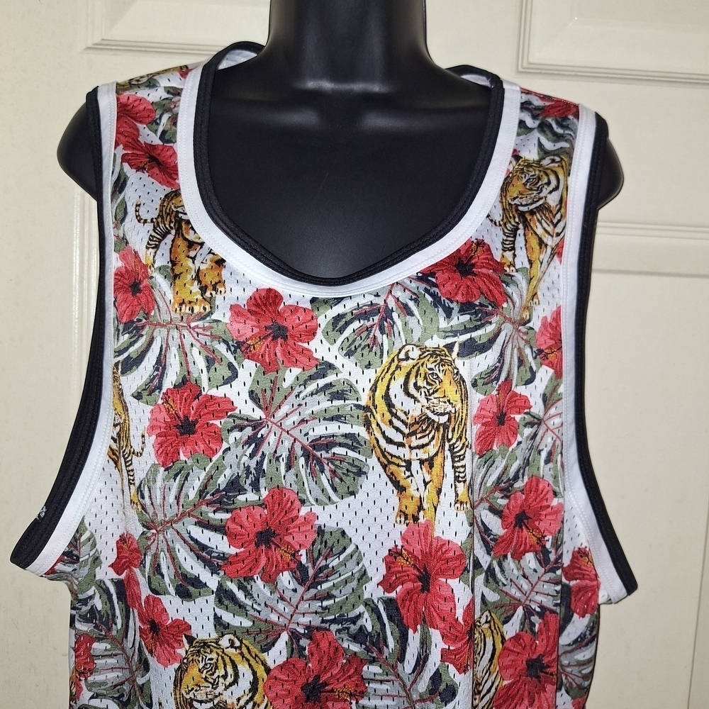No Boundaries Red and White Sleeveless Tank Top